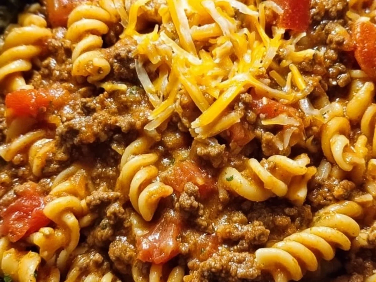 Crockpot Taco Pasta: Weeknight Family Favorite - Image 1