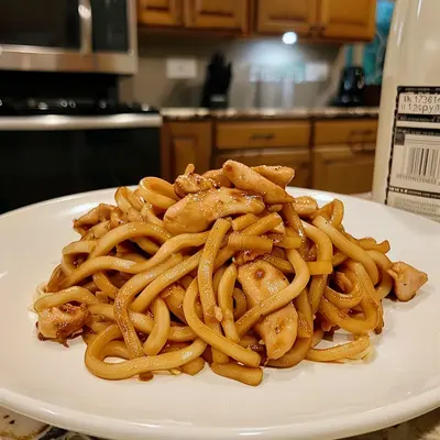 Delicious Chicken and Rice Noodle Stir-Fry Recipe