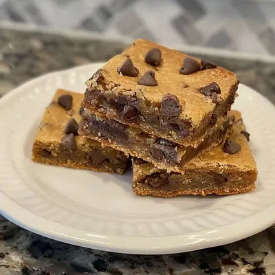 Lazy Chocolate Chip Cookie Bars Recipe