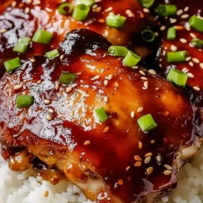 The Ultimate Easy Honey Garlic Slow Cooker Chicken Thighs