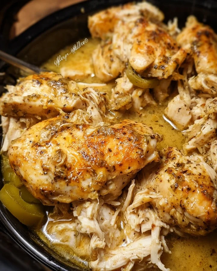 Slow Cooker Mississippi Chicken: Easy & Flavorful